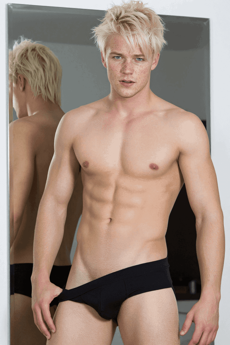 Serfer Tom photo 8